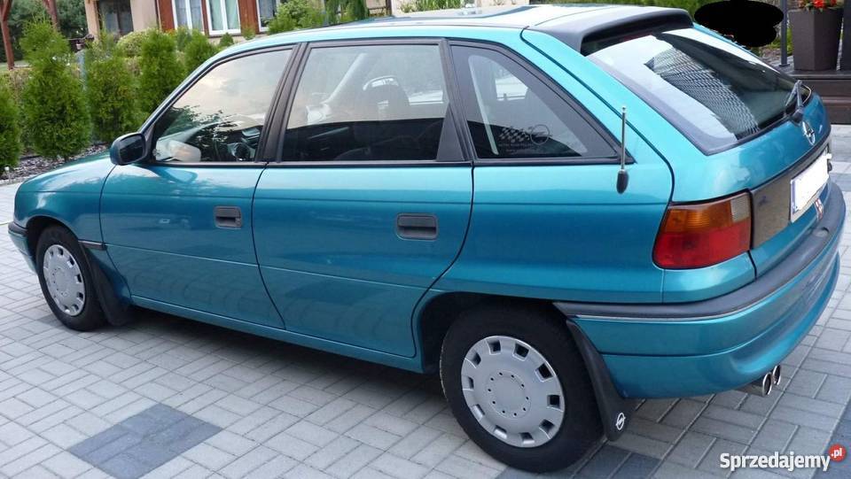 Opel Astra Hatchback 1995 ładna zadbana sprowadzony Police sprzedam