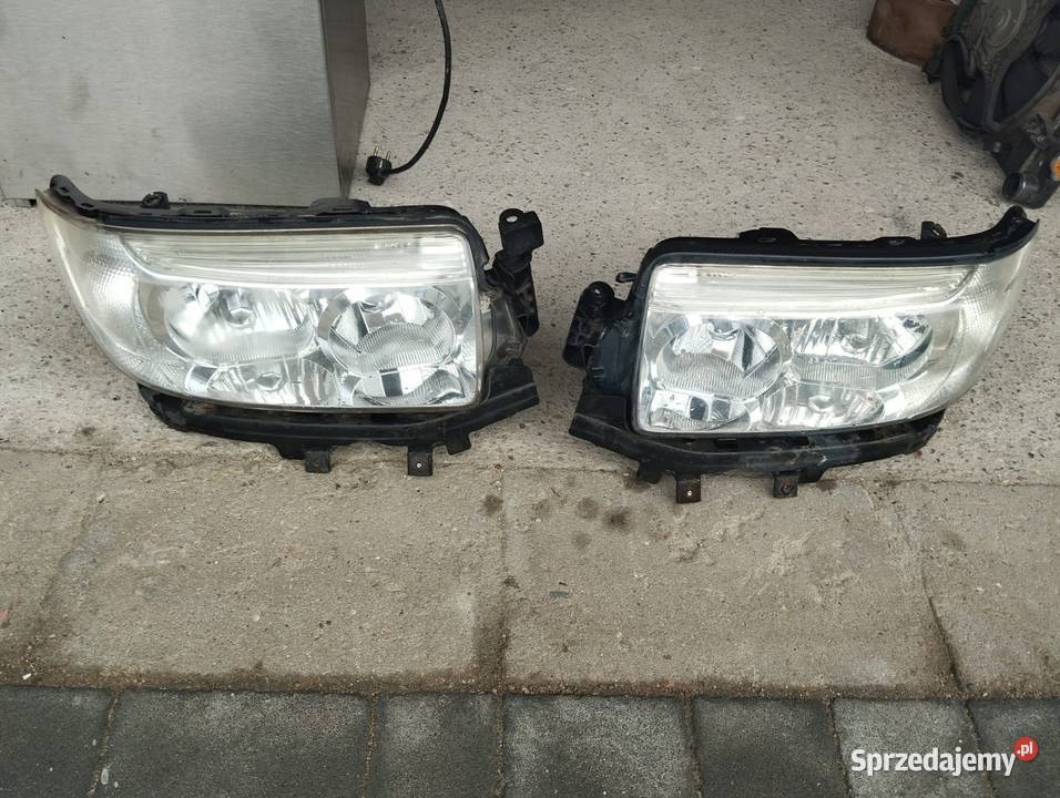 Lampy ksenonowe Subaru Forester SG Pruszcz Gdański