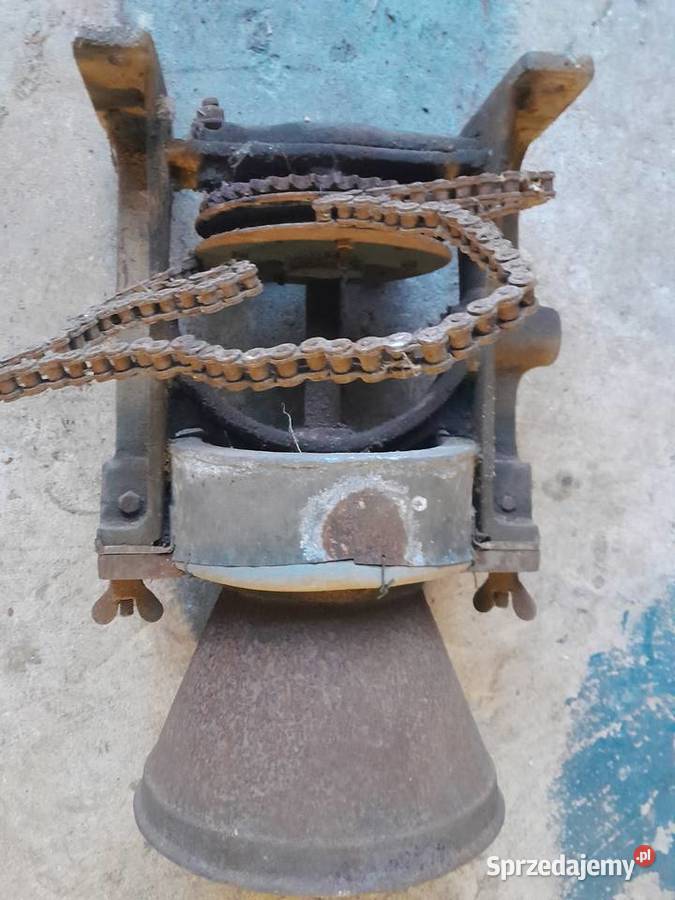 Stary młynek śrutownik zabytek do odswieżenia Dąbrowa Górnicza sprzedam