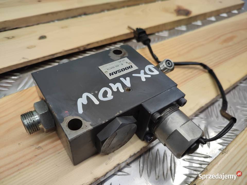 Blok hydrauliczny DOOSAN DX 140 W 1702030