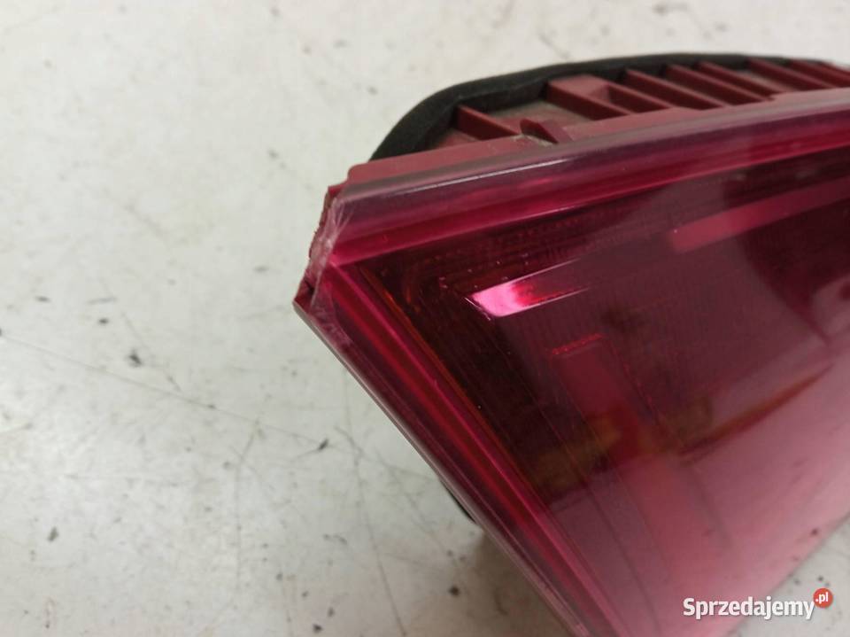 LAMPA TYŁ W KLAPĘ LEWA LIFT FL FR LED 1P0945093N Lampy tylne
