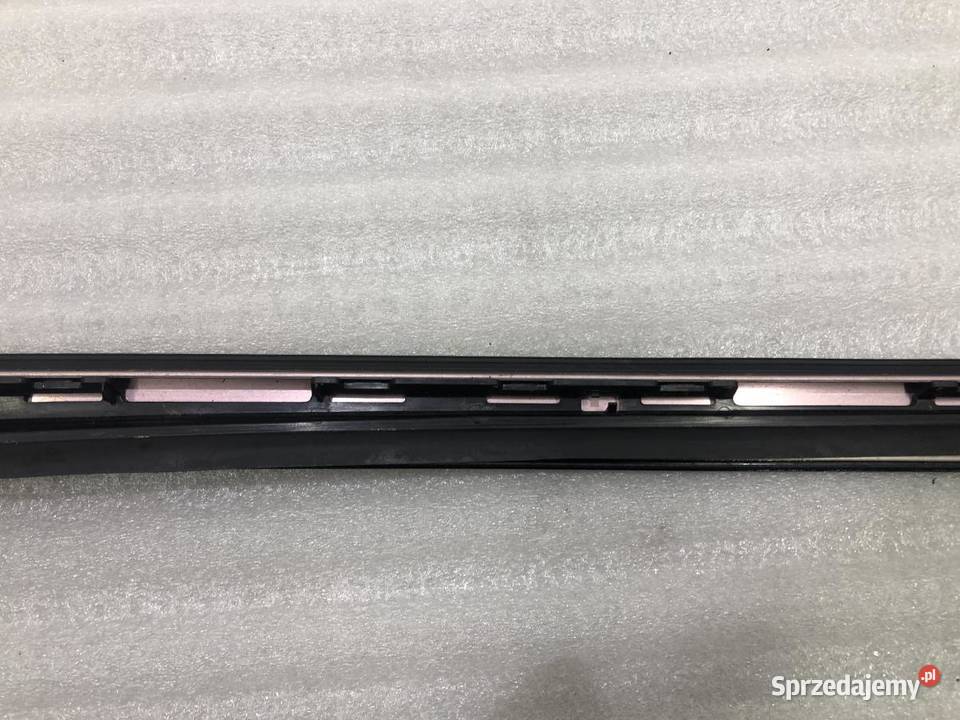 LISTWA ZGARNIAJĄCA LEWA DACIA DUSTER II