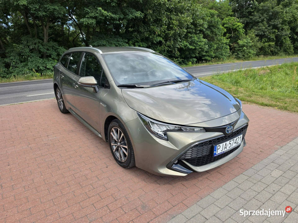 Toyota Corolla Toyota Corolla 18 benzynahybryda Cielcza