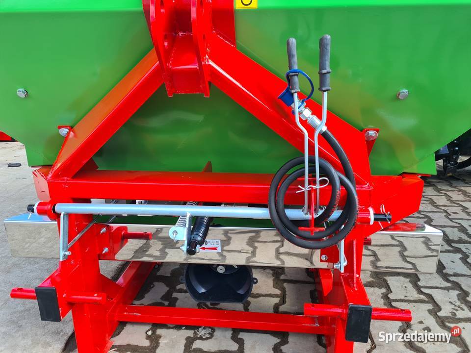 rozsiewacz nawozu STRUMYK TYTAN 2talerzowy Rozsiewacze nawozów