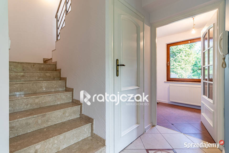 Dom wolnostojący Luzino 275m2 Rok budowy 1970 sprzedam