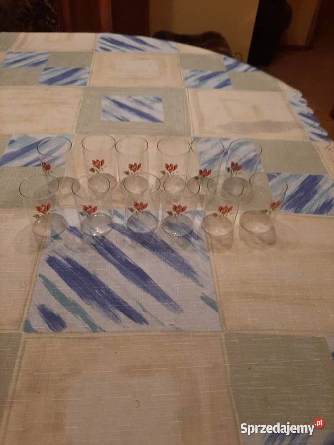 Kieliszki z czasów PRL Kieliszki i pucharki Brodnica