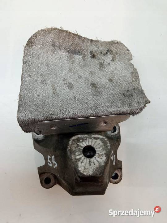 ŁAPA WSPORNIK 8K0199307AQ 30 TDI Audi A4 IV Rok produkcji 2011