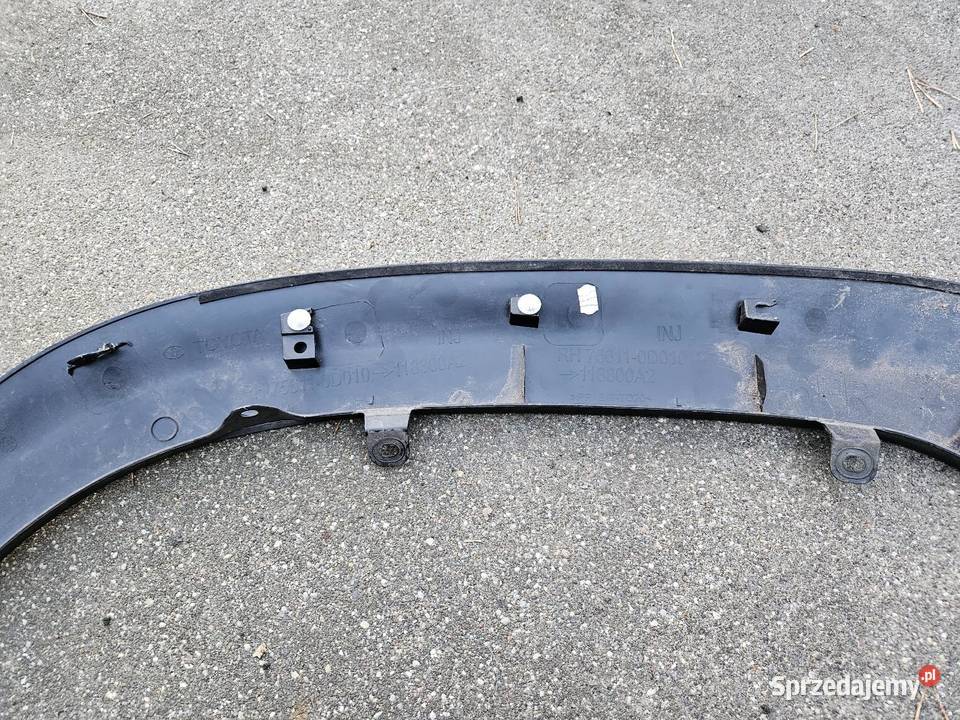 TOYOTA YARIS CROSS LISTWA BŁOTNIKA PRAWY PRZÓD