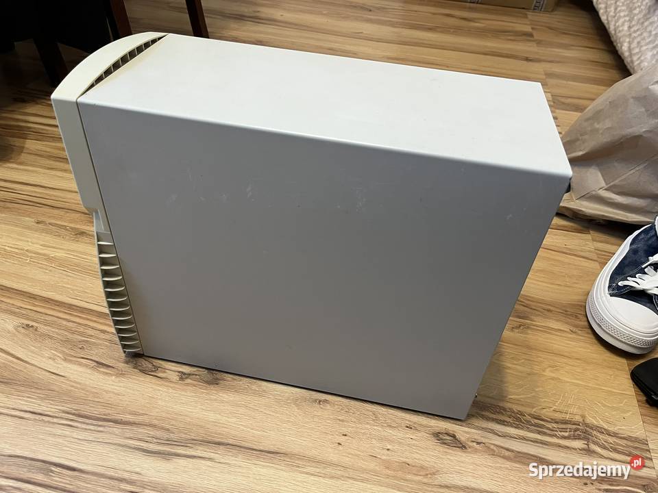Zabytkowy komputer PC AT AMD K6III 400MHz Brzana