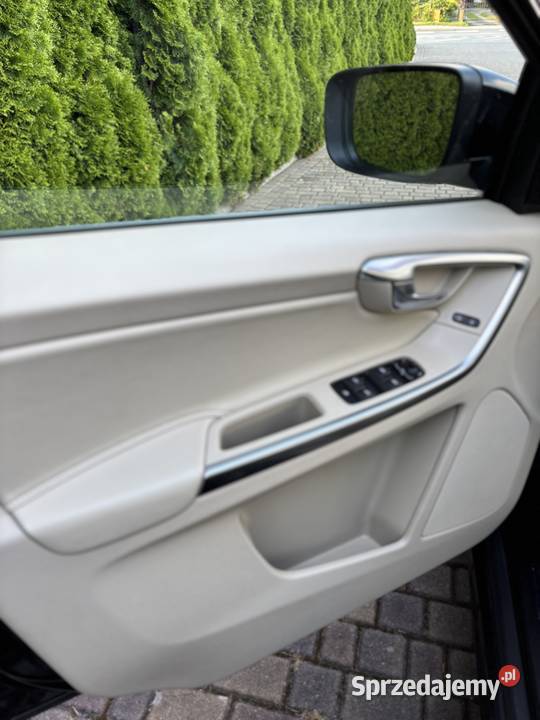 Sprzedam Volvo XC60 wersja Momentum produkcji Chojnice