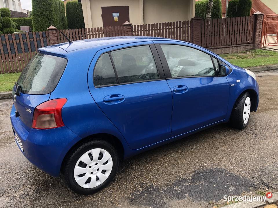 Toyota Yaris II SZAFIROWA 14 Turbo Diesel