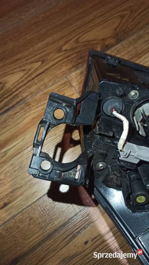 Lexus UX 200 250 Lampa lewa prawa tylna tył 1822