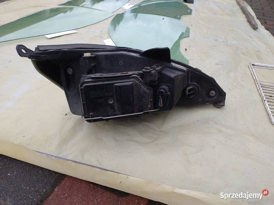 Lampa przednialewa i prawa Ford Focus MK1 Lift lubelskie Zahajki-Kolonia