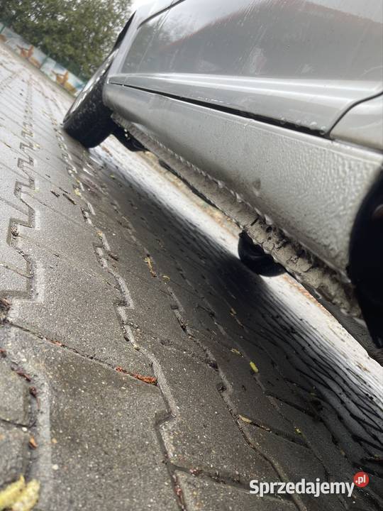 Volkswagen Golf 4 16 benzyna Niski Przebieg