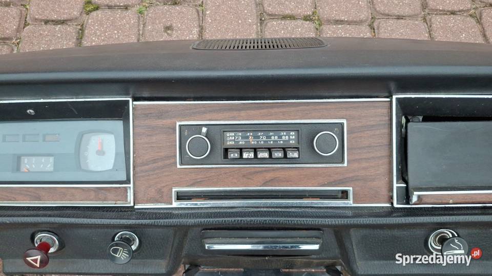 Deska rozdzielcza Wołga GAZ 24 osobowe Części samochodowe Góra Kalwaria