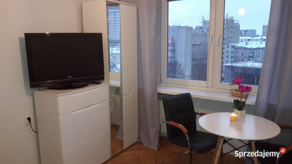 Bezpośrednio 3 nieprzechodnie pokoje z balkonem Piętro 8 Warszawa