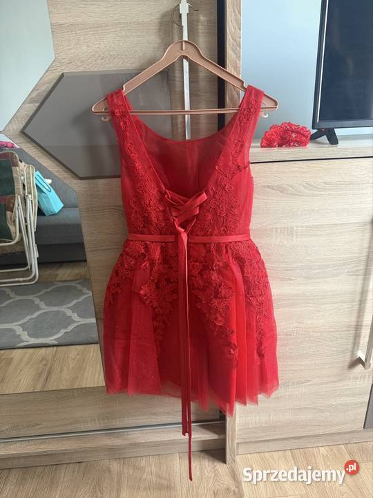 Sprzedam suknie z butami na studniówkę czerwony