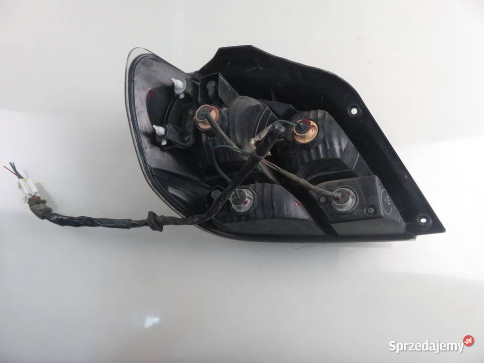LAMPA PRAWA TYLNA MITSUBISHI OUTLANDER I CUW osobowe