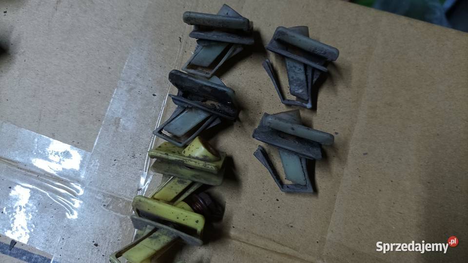 nissan xtrail t30 kołki spinki ślizgi Części