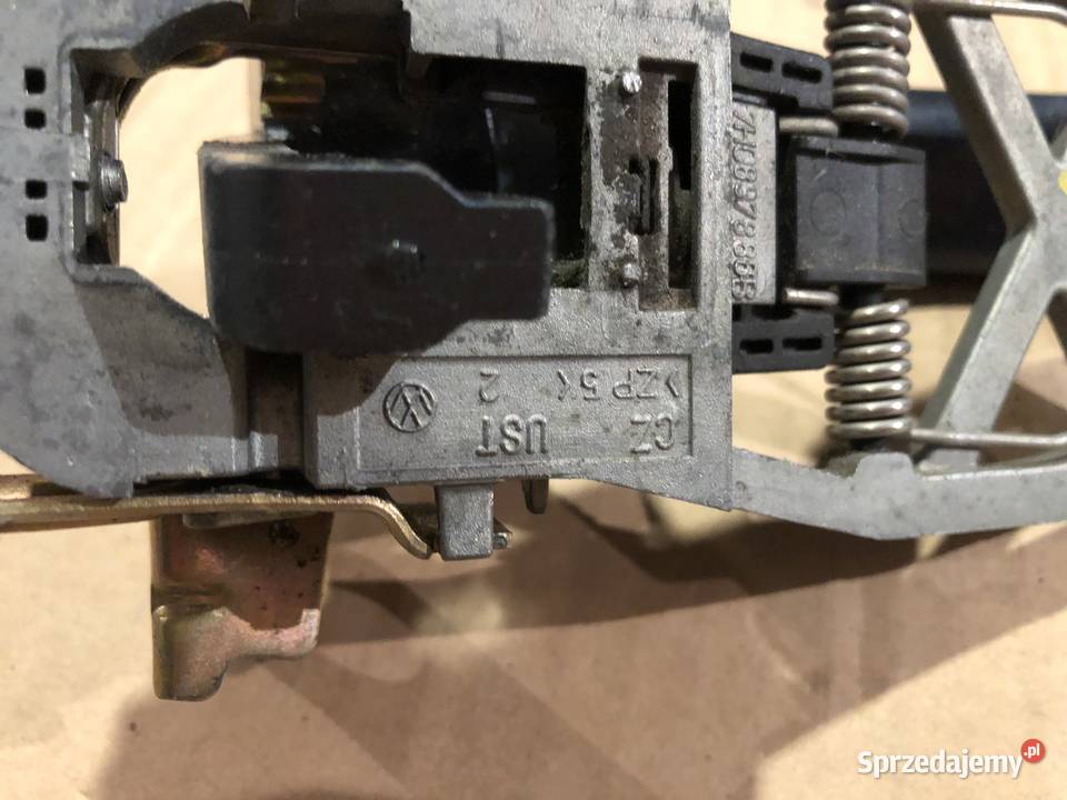 Mocowanie klamki drzwi lewa prawa strona VW T5 osobowe Nowy Sącz