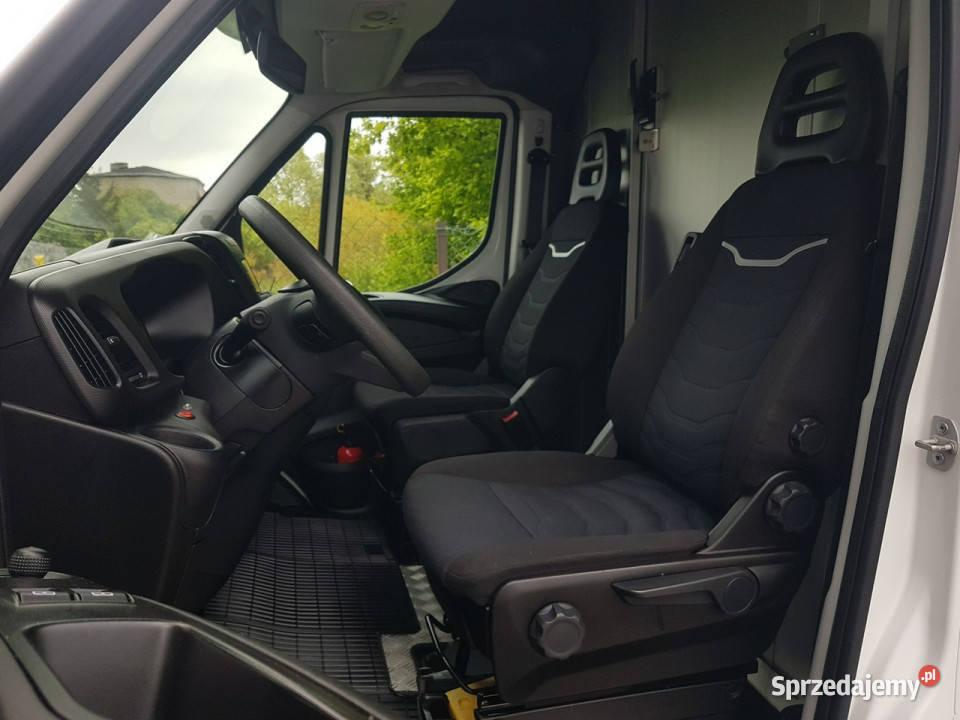 Iveco Daily KONTENER NISKOPODŁOGOWY 443x223x242 wielofunkcyjna kierownica Poręba