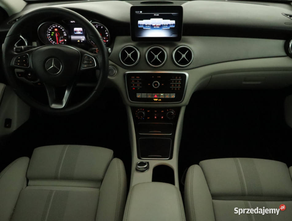 Mercedes GLA GLA 200 110201km mazowieckie Piaseczno
