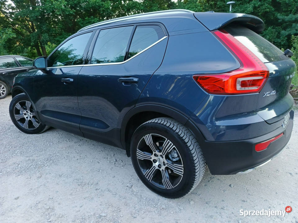 Volvo XC 40 2018r wersja Inscription 4x4 190 1998cm3 Warszawa