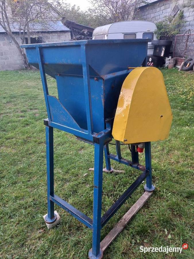 Gniotownik do zboża nieuszkodzony Wola Osowińska