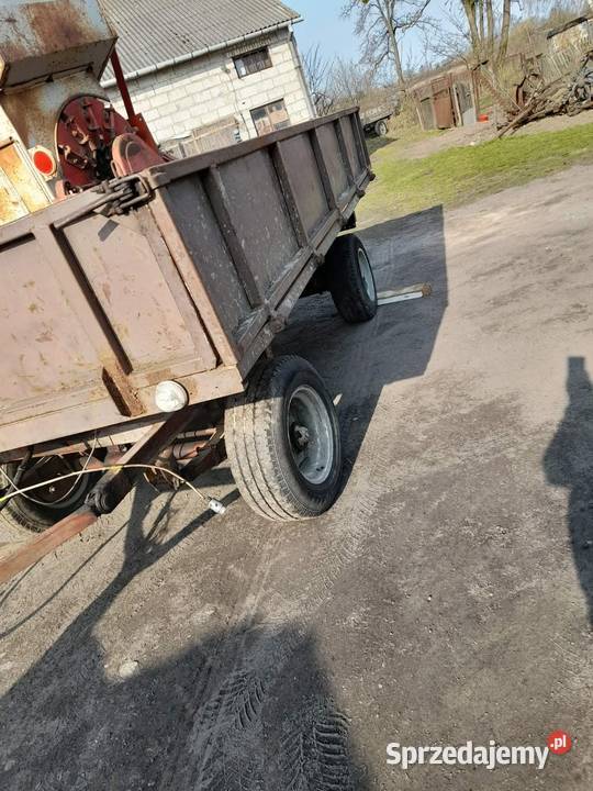 Wywrotka na bokiZarejestrowana nieuszkodzony Przyczepy rolnicze Brzozówek
