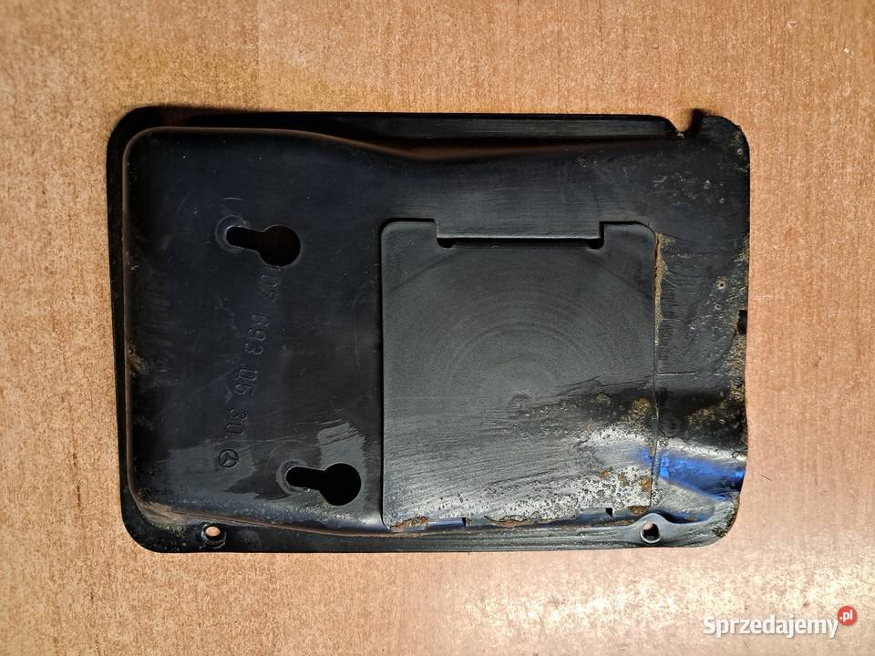 ZAŚLEPKA BAGAŻNIKA MERCEDES 107 SL 1076930530 Pozostałe sprzedam