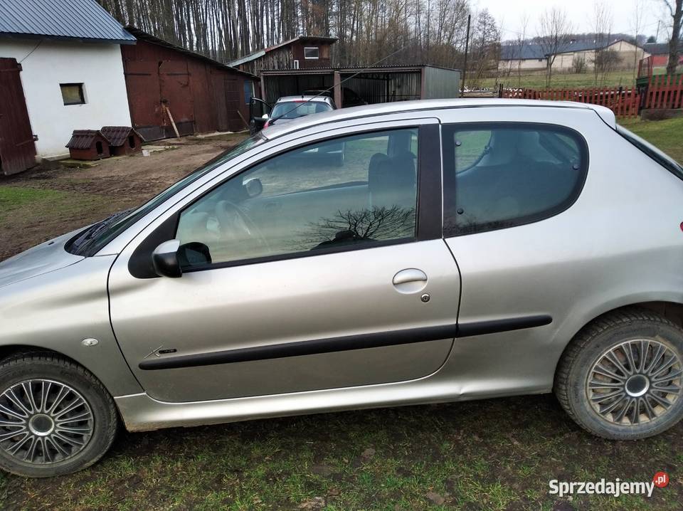 Peugeot 206 uszkodzony Stawiski