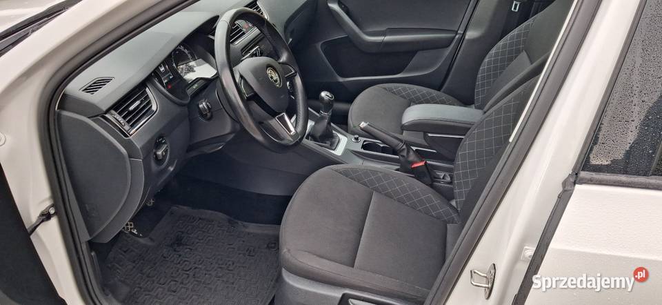 sprzedam Octavie kombi 2019r
Samochód 100 1600cm3