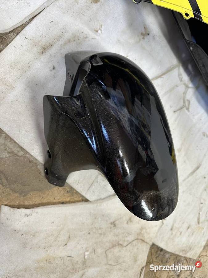 Komplet uszkodzonych owiewek HONDA CBR 600rr Kucębów sprzedam