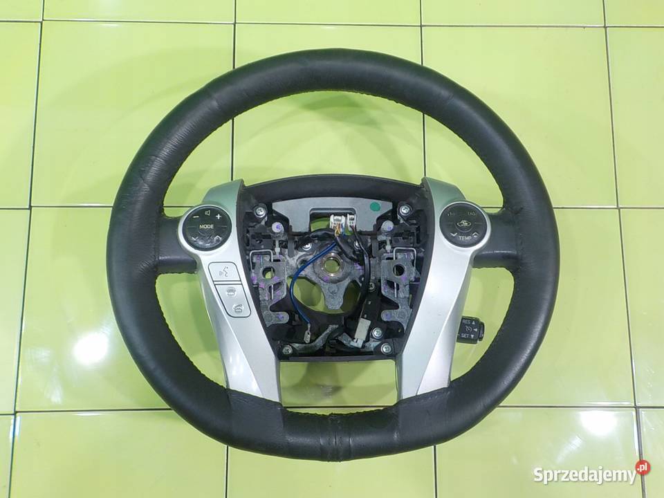 TOYOTA PRIUS III 18 VVTI AUT 10r 5D kierownica osobowe