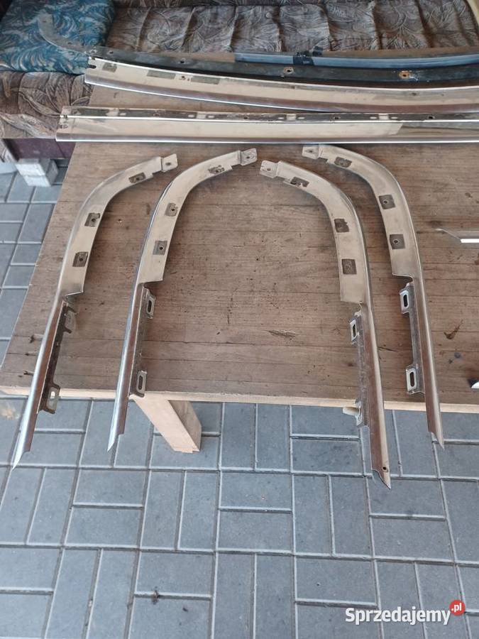 Audi v8 d11 komplet listew przednich I tylnych Grudziądz