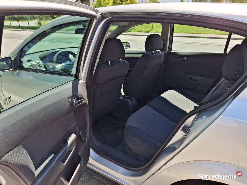 Samochód Opel ASRTA H 2008r 13 diesel Astra Wolbrom