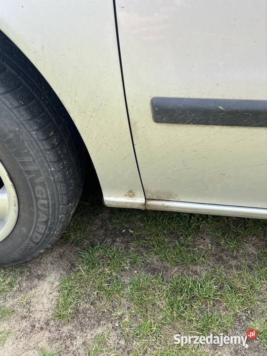 Seat Leon benzyna hak 105KM Kraszewice