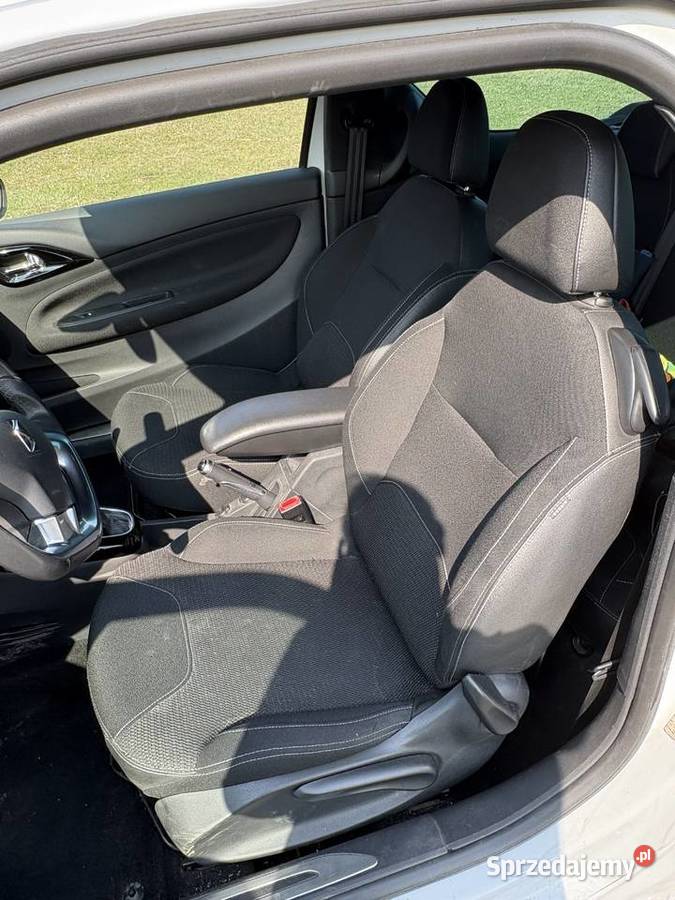 Biały Citron DS3 2010 16 HDi 92 SO Chic Jugowice