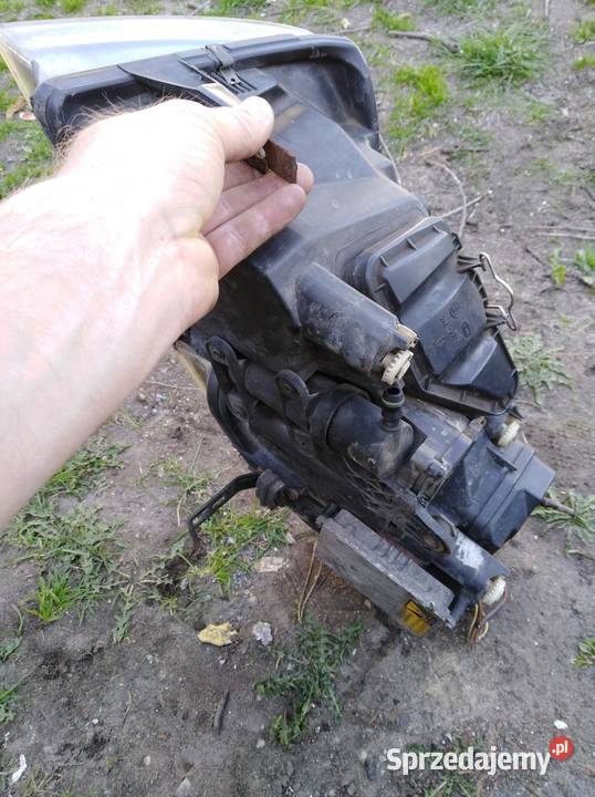 Lampy Skoda Superb Xenon ksenon kompletne EU Poniec