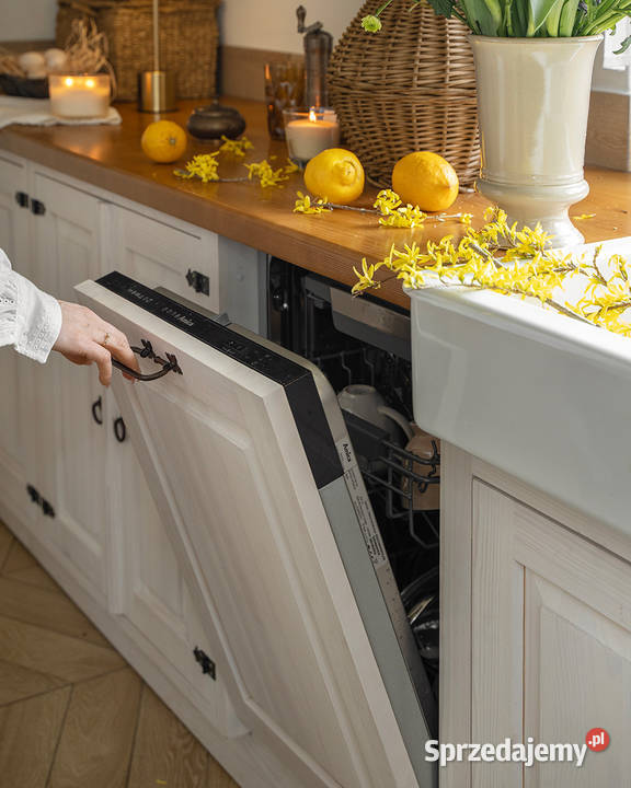 Meble kuchenne z litego drewna