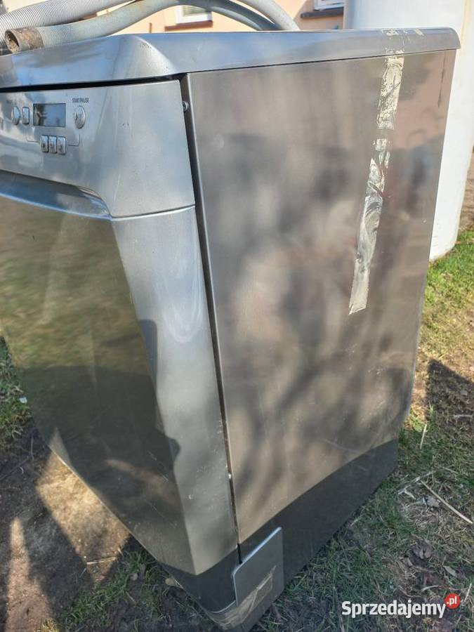 Zmywarka do naczyń Indesit uszkodzona