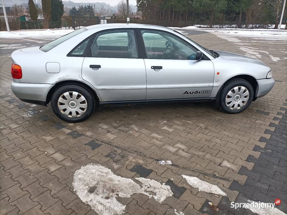 Audi A4 B5 18 doinwestowane podgrzewane fotele Michałów sprzedam