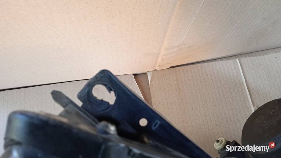 ESCAPE IV LAMPA PRZÓD PRAWA XENON SOCZEWKA EU