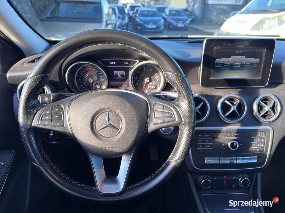 MercedesBenz Klasa A W176 16 A180 BENZYNA 2015