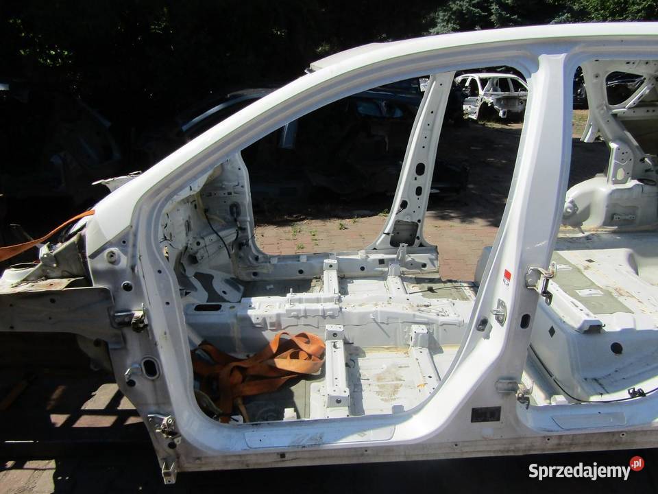 PRÓG SŁUPEK LEWY BOK SUZUKI SX4 SCROSS osobowe Karoseria lubelskie