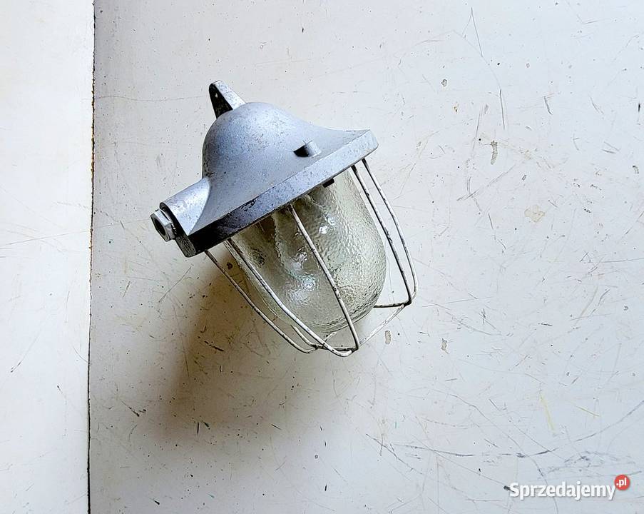 Lampa industrialna C100A Polam Gdańsk z czasów Włodawa sprzedam