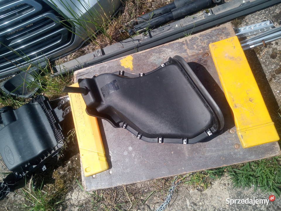 Kierownica powietrza wlot tunel Ford Transit MK8 Pozostałe