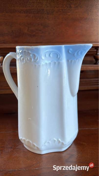 Dzbanek z motywem dziewczynek w medaionie Bez Gdańsk