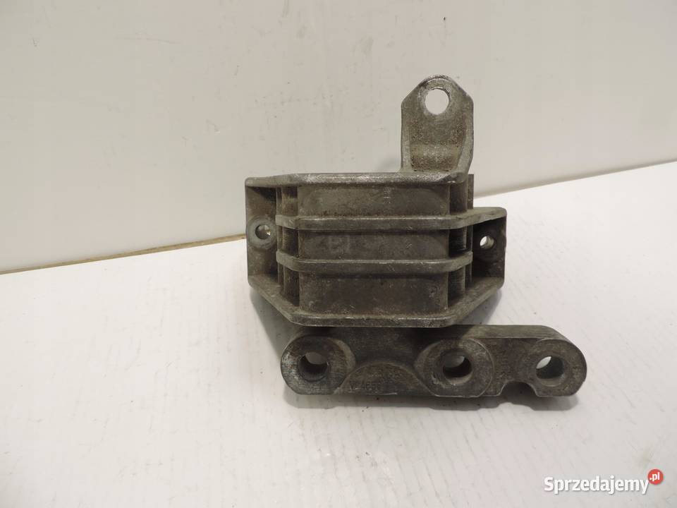 Łapa silnika Opel Vectra C 22 CDTI V04656