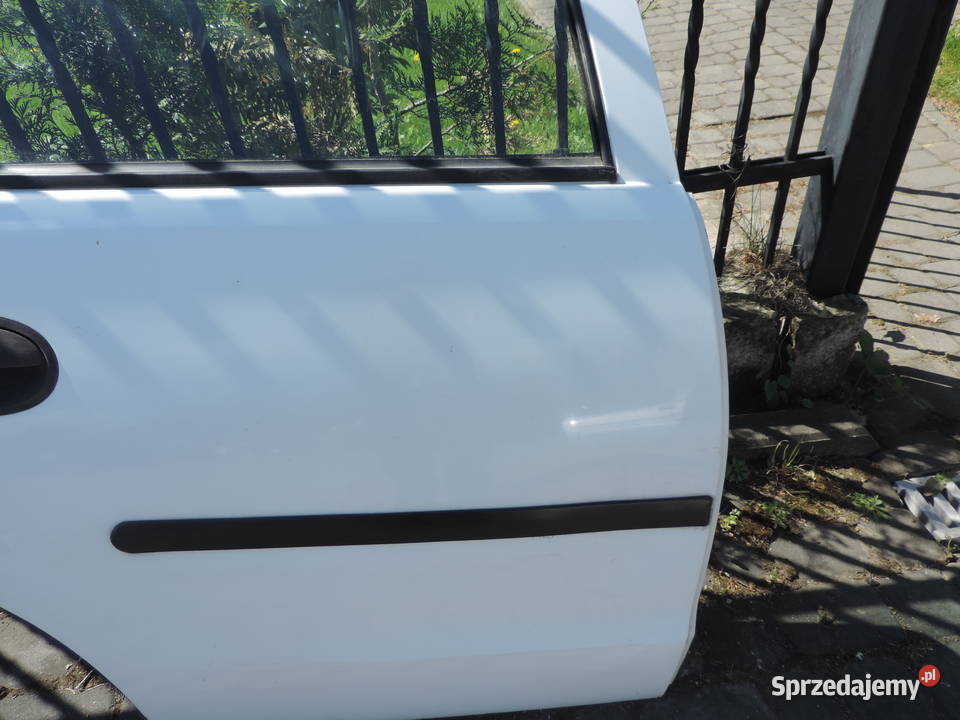 DRZWI PRAWY TYŁ OPEL CORSA C 5D Nowy Sącz sprzedam